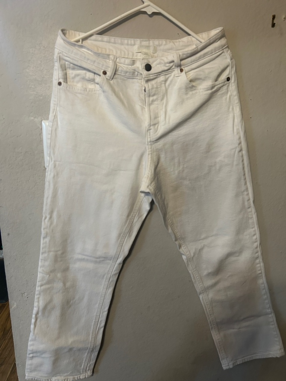 Women’s White Straight-Leg Jeans